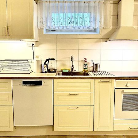 3 Rooms With Private Kitchen & Private Bathroom 5B Євле Екстер'єр фото