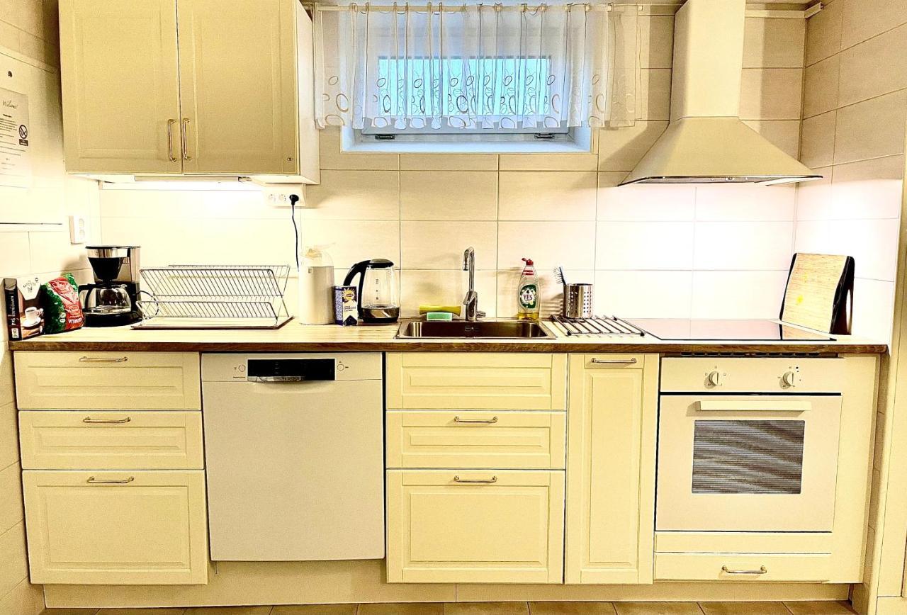 3 Rooms With Private Kitchen & Private Bathroom 5B Євле Екстер'єр фото
